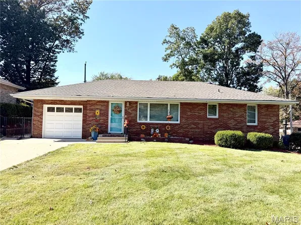 111 Sullivan St, East Alton, IL 62024