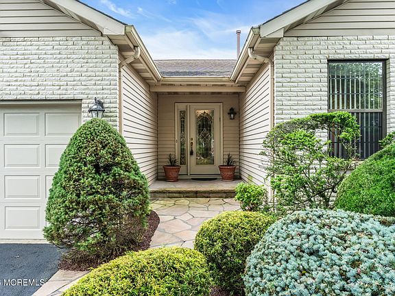 3rd image of 36 Murray Hill Terrace