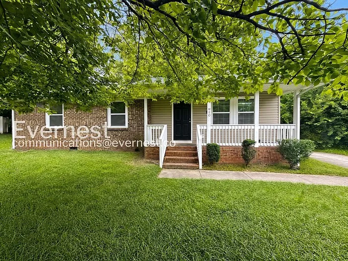 910 Canton Pl — Photo 1