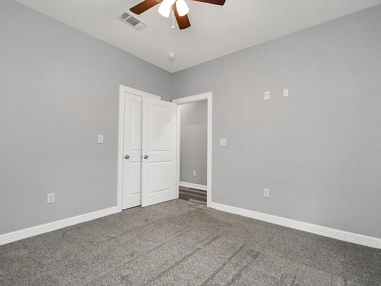 701 S Morgan St — Photo 26