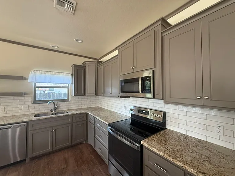 225 Scurry Ave — Photo 10