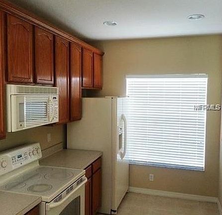 3rd image of 10910 Savannah Wood Dr #138