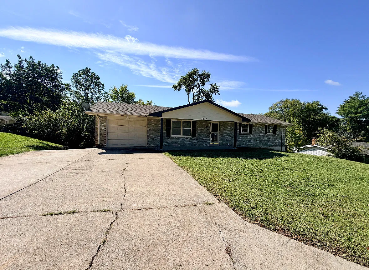 5 bed, 1650 sqft, $1,975 — Photo 1