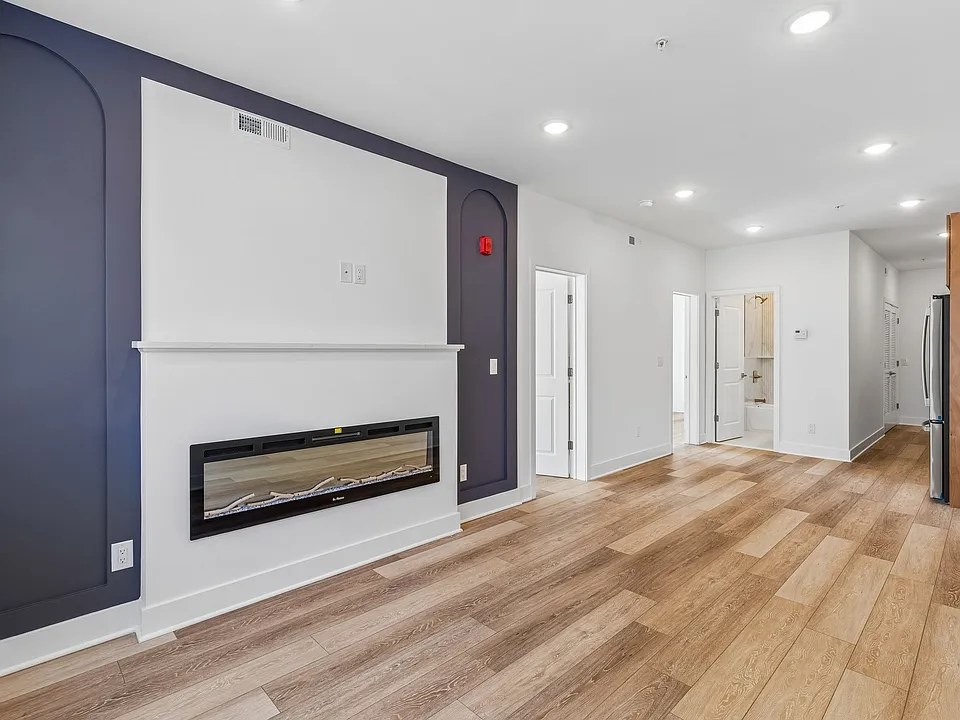 919 E Chelten Ave #101