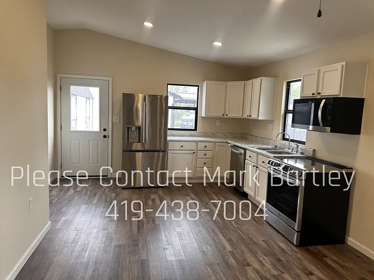 330 Davis St — Photo 2