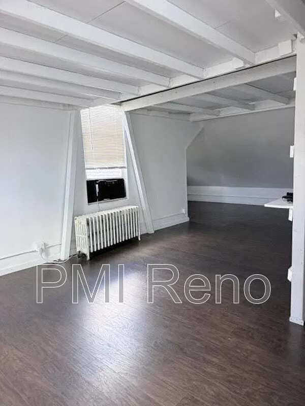 46 W 10th St — Photo 4
