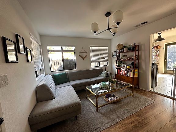 3rd image of 3142 Larga Ave