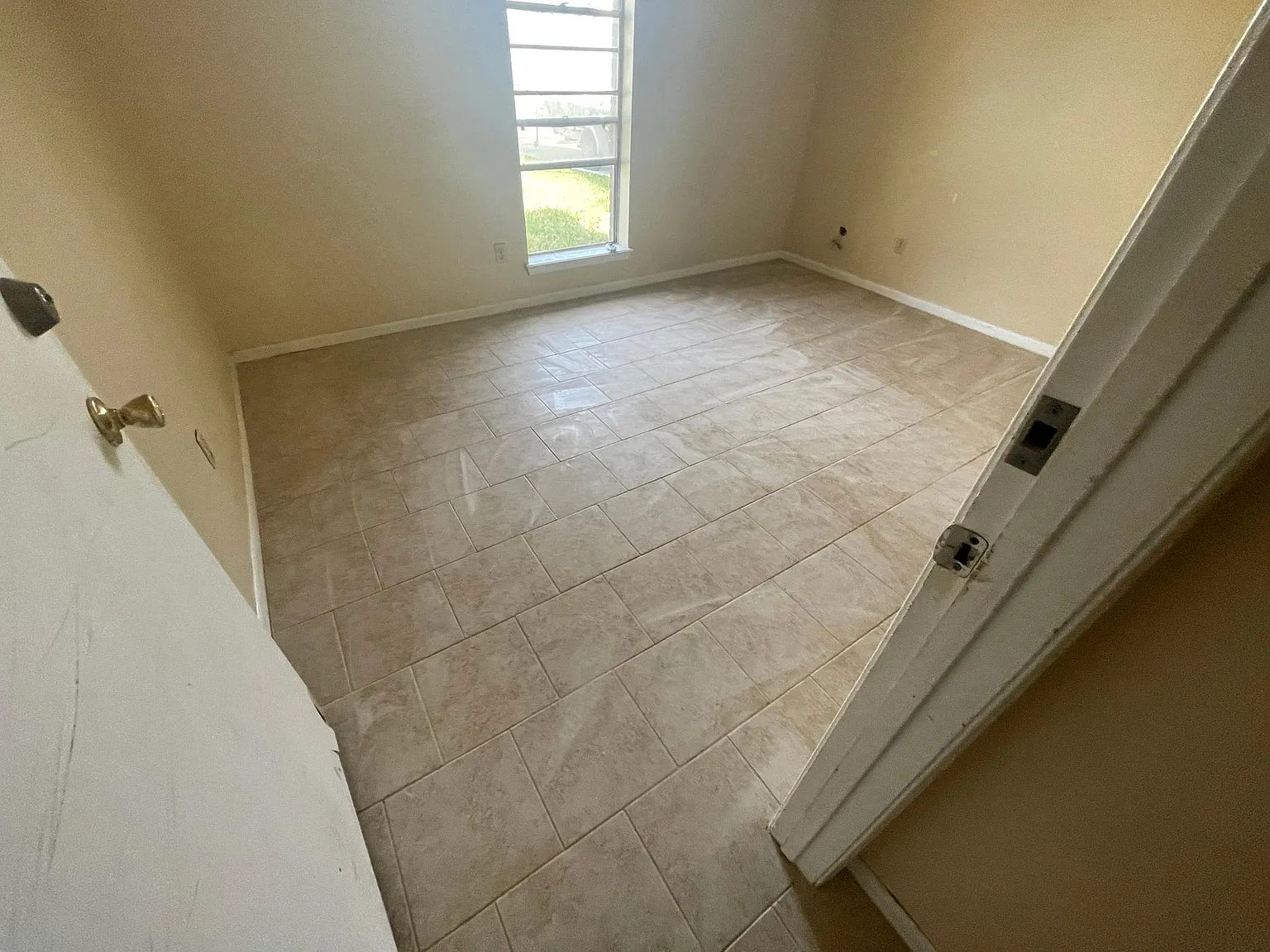4 bed, 1434 sqft, $2,000 — Photo 2