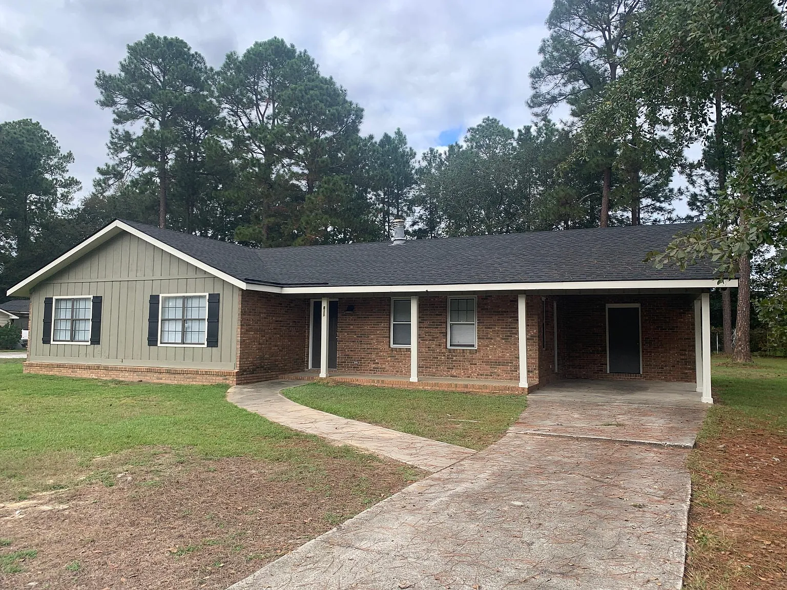 3 bed, 1250 sqft, $1,500 — Photo 1