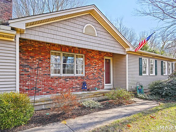 4th image of 43 Squantuck Road