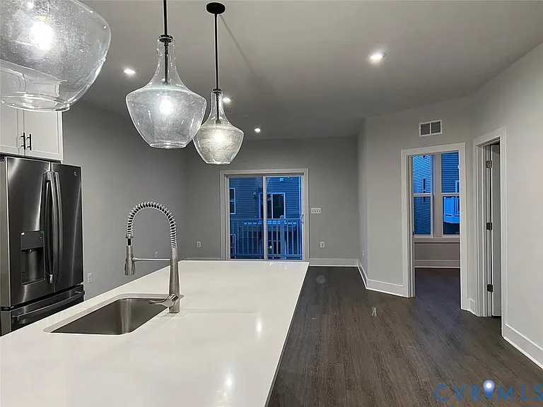 2735 Saint Elias Dr #B — Photo 2
