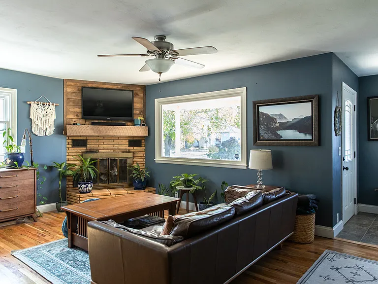1346 N Canyon St #1 — Photo 3