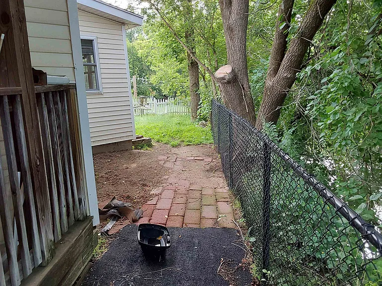 151 Buck St — Photo 13