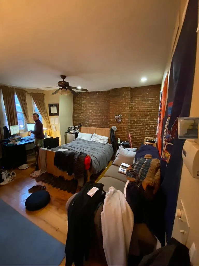 3 bed, 1.5 bath, 1300 sqft, $3,500 — Photo 1