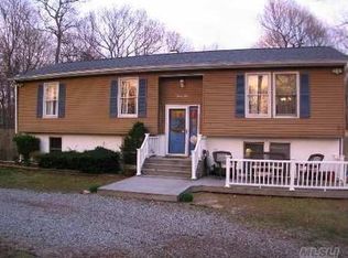 25 Ridge Rd, Shirley, NY 11967