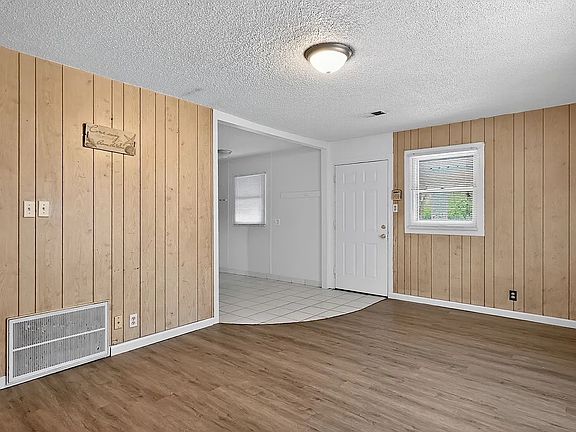5th image of 1274 W Green St