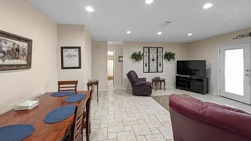 4000 Fir Ct — Photo 6
