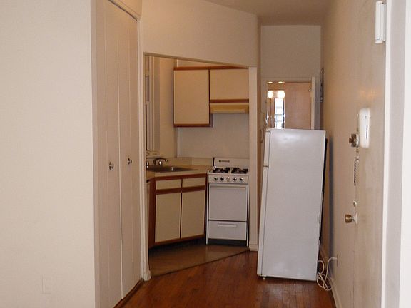 4th image of 242 E 89th St APT 2A