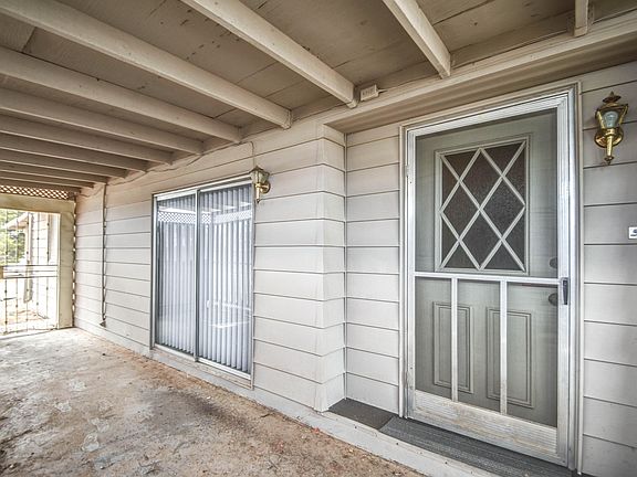 4th image of 684 S 93rd Pl
