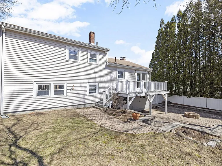 160 Ravenswood Rd — Photo 24