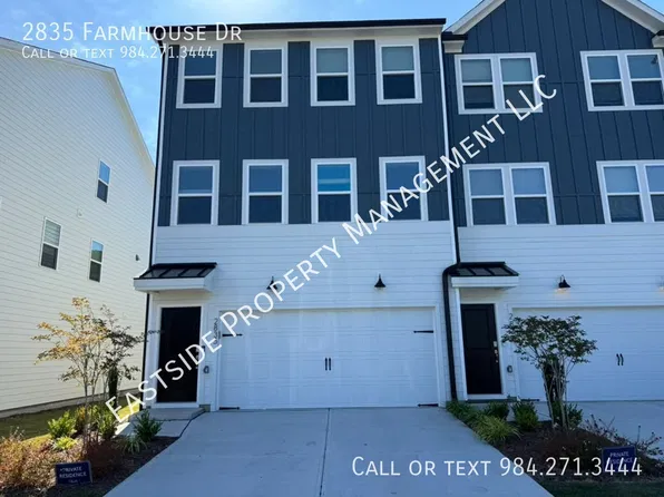 2835 Farmhouse Dr, Apex, NC 27502
