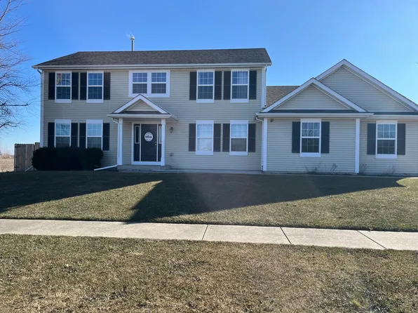 532 W Hall St, Rochelle, IL 61068