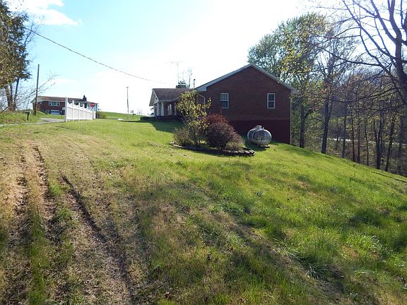 5th image of 15 Middle Hill Rd