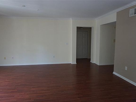 3rd image of 445 Water St #445