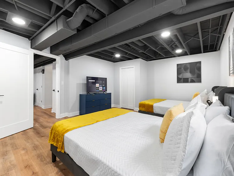 535 Ashland Ave — Photo 22