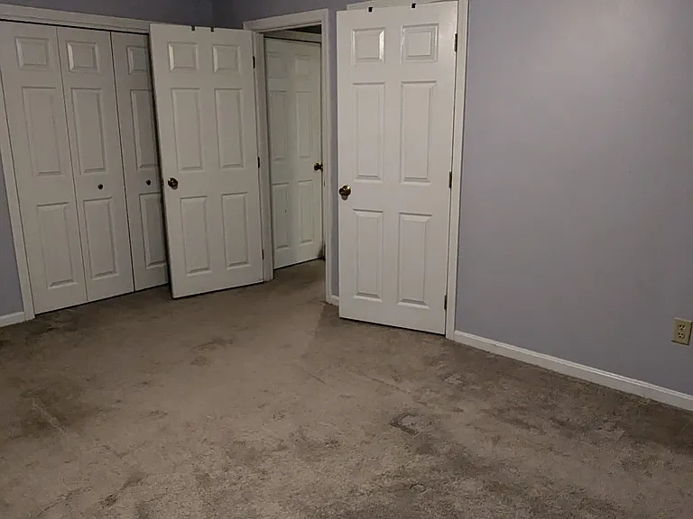 Master bdrm - rug was steam cleaned after this picture.