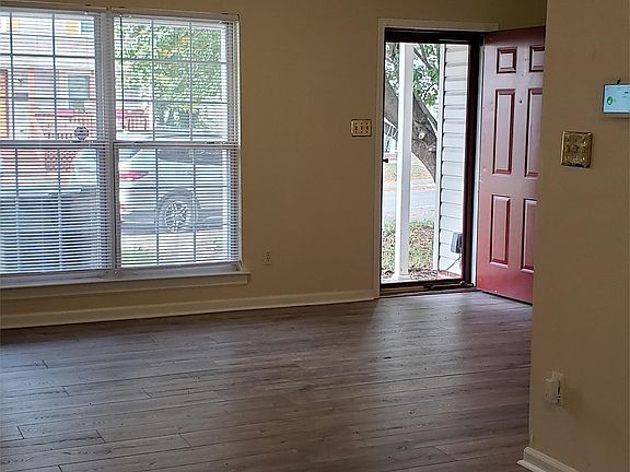 3rd image of 2410 Cersley St