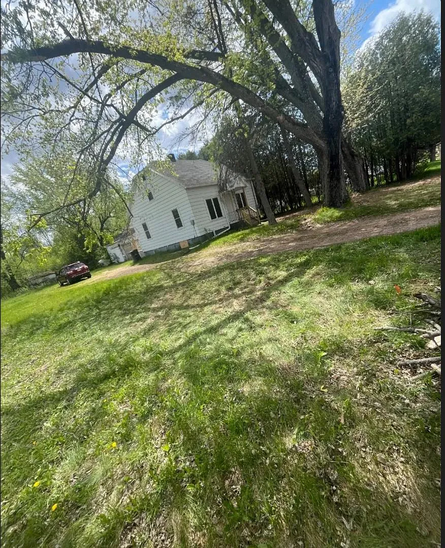 831 Brown St — Photo 2