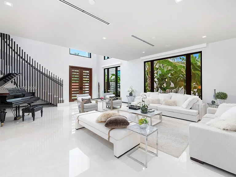 3734 Chase Ave — Photo 8