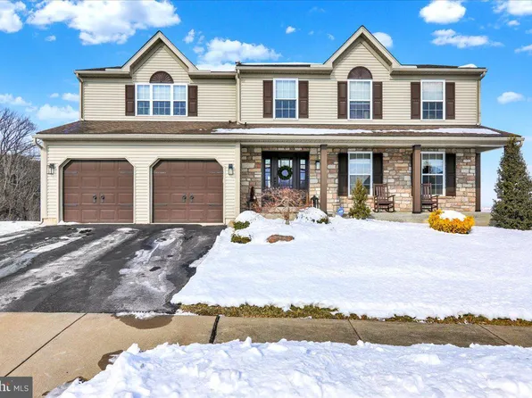 416 Longview Dr, Sinking Spring, PA 19608
