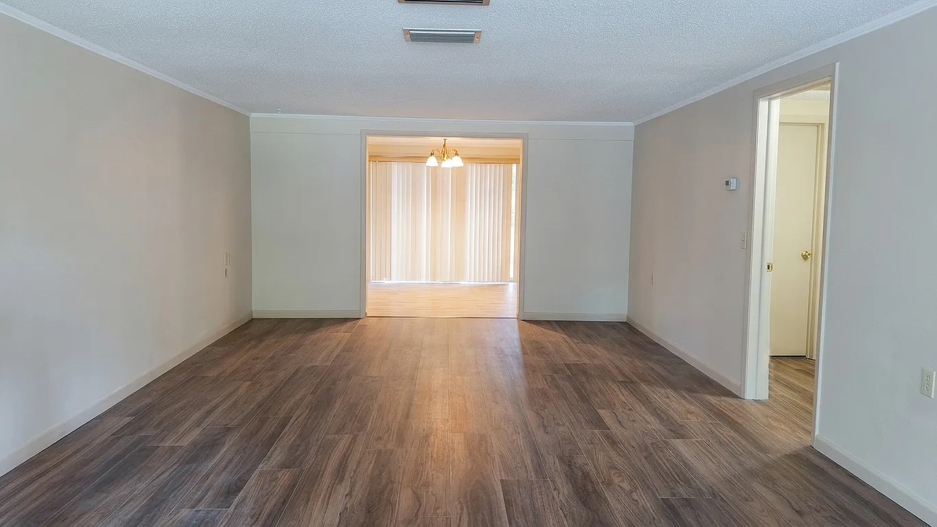 2 bed, 1252 sqft, $1,850 — Photo 3