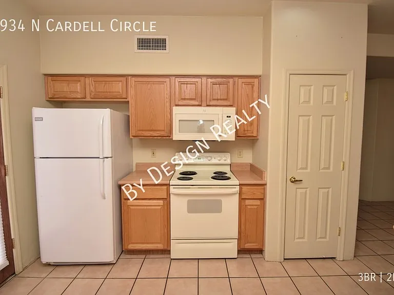 2934 N Cardell Cir — Photo 10