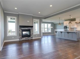 113 SE Riley St, Blue Springs, MO 64064