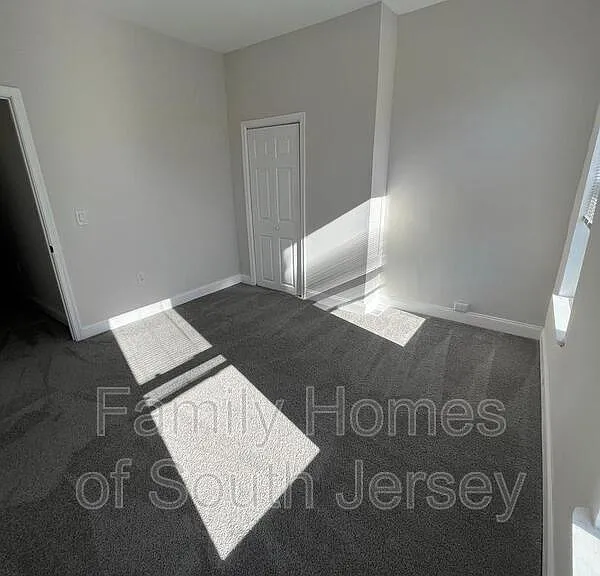 3205 Latona St — Photo 4