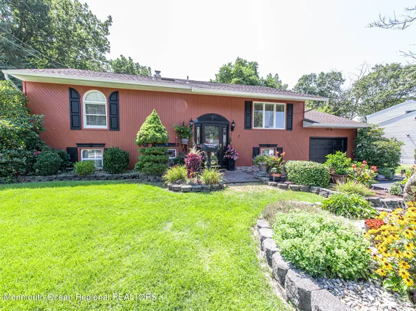 7 Hampton Road, Howell, NJ 07731