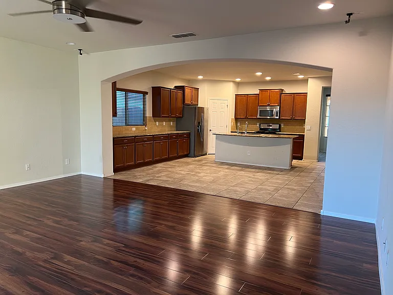 1019 W Spur Dr — Photo 13