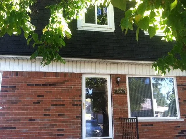 2 bed, 1.5 bath, 1025 sqft, $1,495 — Photo 2