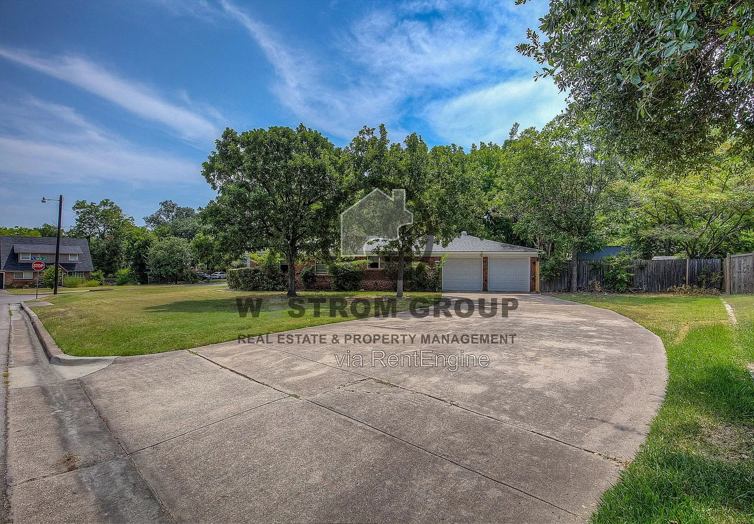 2 bed, 2.0 bath, 1669 sqft, $1,945 — Photo 4