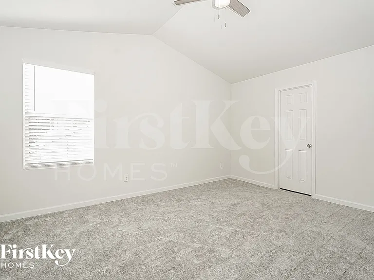 813 Pine Circle Dr — Photo 7