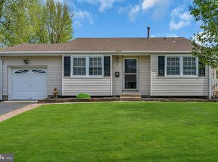 2 Pleasant Dr, Hamilton, NJ 08620