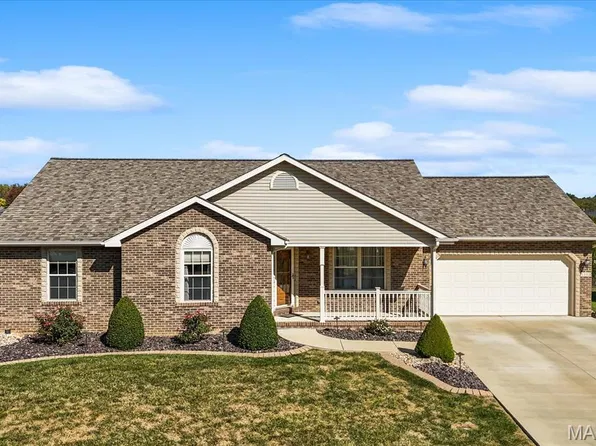1113 E 3rd St, Trenton, IL 62293