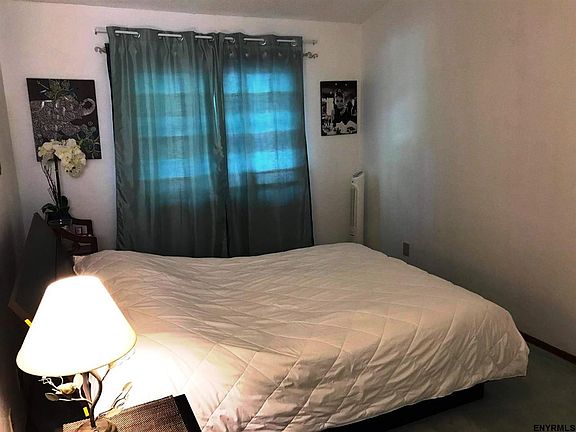 4th image of 209 Monmouth Way