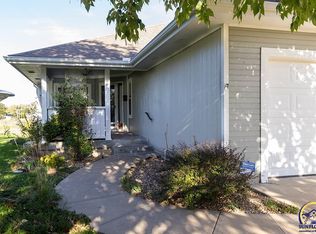 3334 SW Chelsea Cir, Topeka, KS 66614