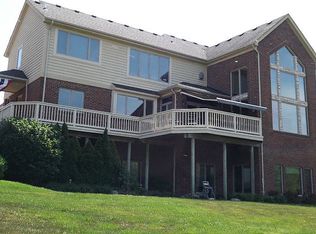 1110 Autumnview Ct, Rochester, MI 48307