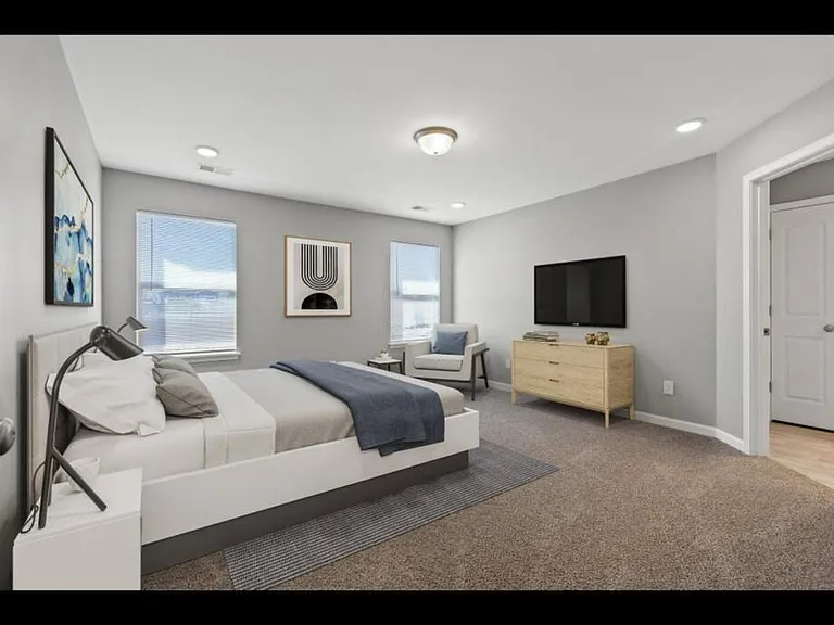 340 Pageant Dr — Photo 16