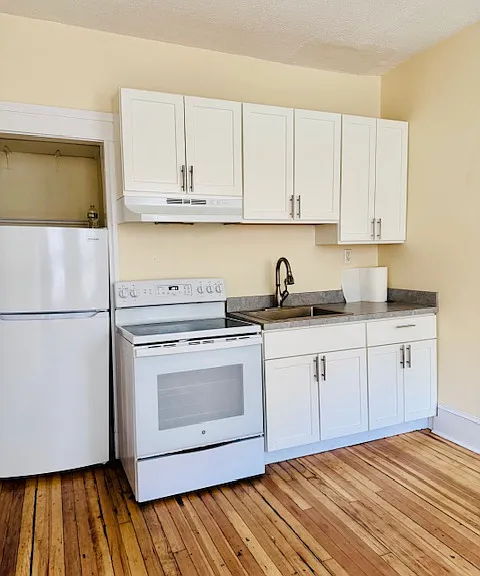 881 Huntington Ave #13 — Photo 2